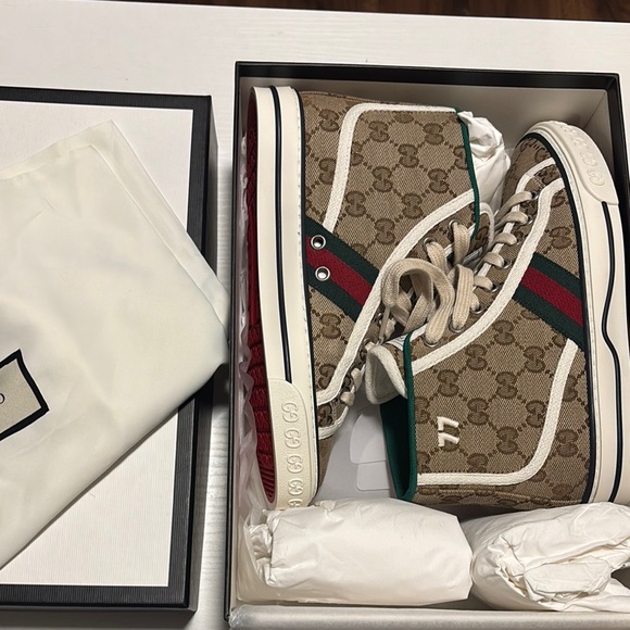 Gucci High-Top Sneakers with Signature Pattern - Picture 1 of 4